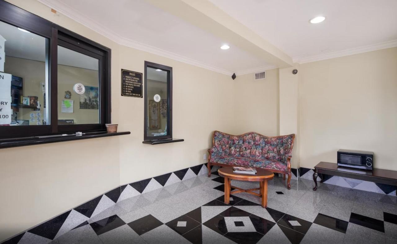 Hollywood Inn - Downtown Хюстън Екстериор снимка